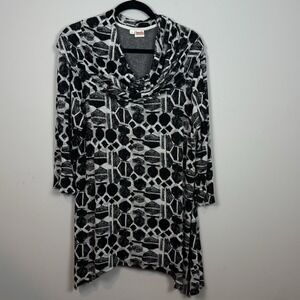 Tianello Womens Cowl Neck Black Geometric Knit Tunic Top SZ Large Asymetric Hem‎